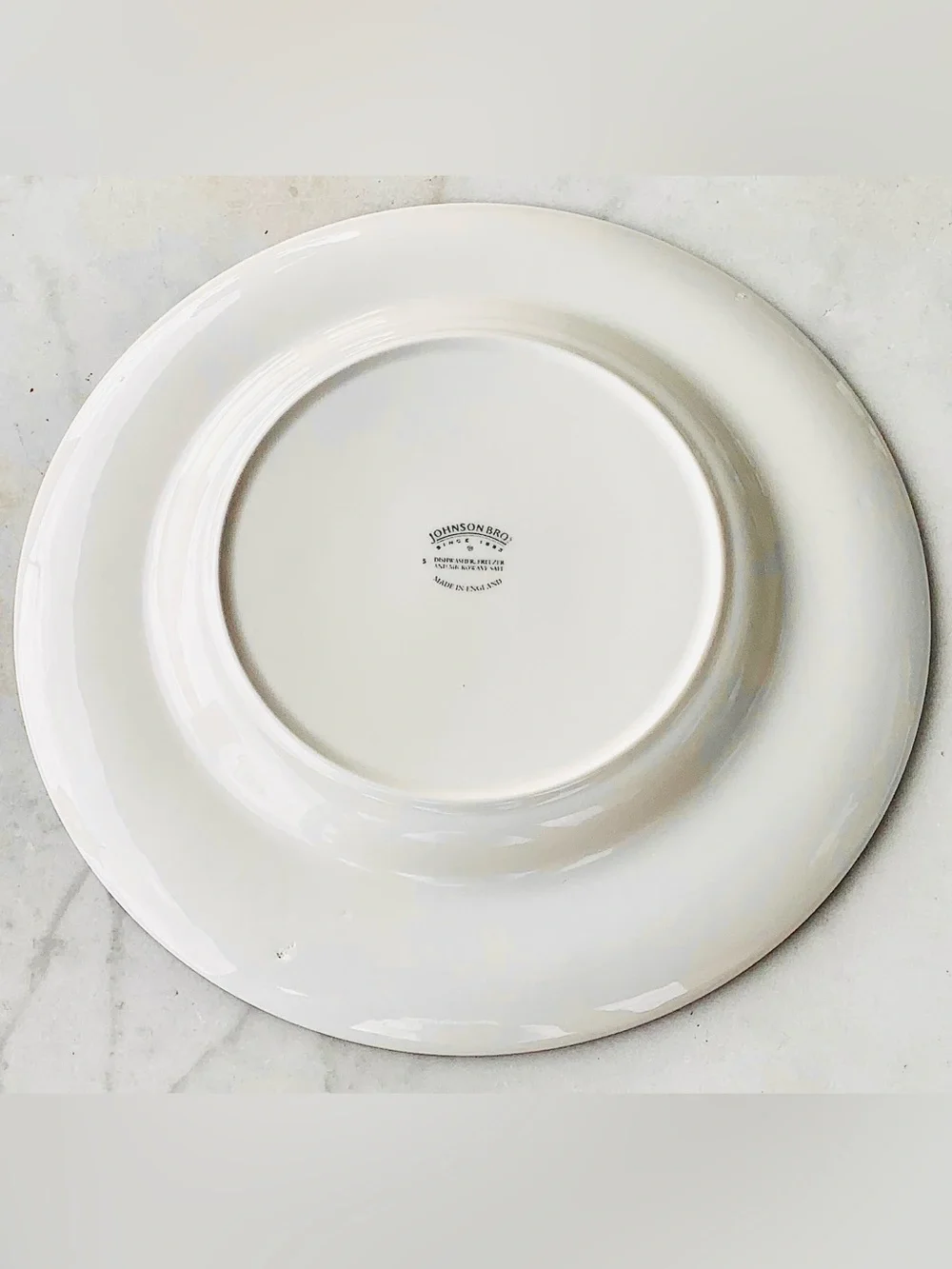 JOHNSON BROTHERS MANORWOOD LUNCHEON PLATE 9 INCH FRUIT FLOWERS ENGLAND VINTAGE